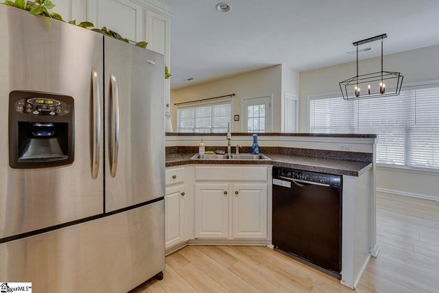 4 Crown Empire Court, Simpsonville, SC 29681