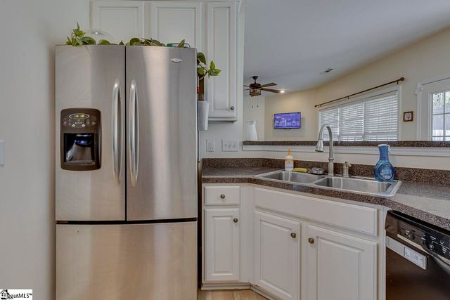 4 Crown Empire Court, Simpsonville, SC 29681