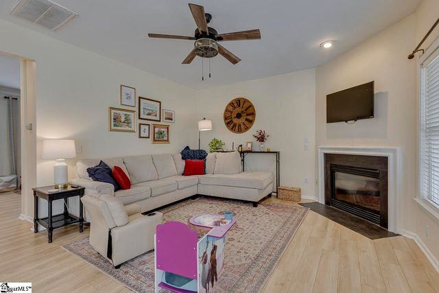 4 Crown Empire Court, Simpsonville, SC 29681