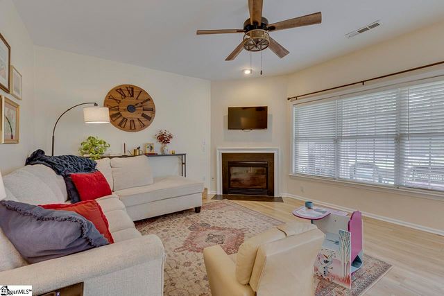 4 Crown Empire Court, Simpsonville, SC 29681