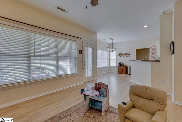 4 Crown Empire Court, Simpsonville, SC 29681