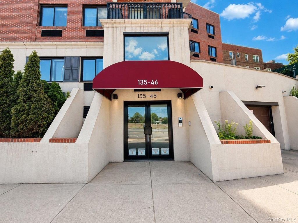 135-46 Grand Central Parkway 4C, Briarwood, NY 11435 — exterior