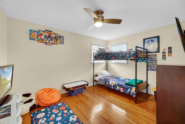 2605 W 83rd Place, Chicago, IL 60652