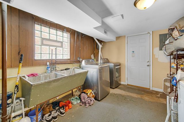 2605 W 83rd Place, Chicago, IL 60652
