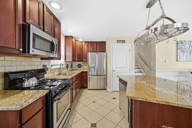 2605 W 83rd Place, Chicago, IL 60652