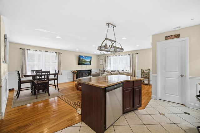 2605 W 83rd Place, Chicago, IL 60652