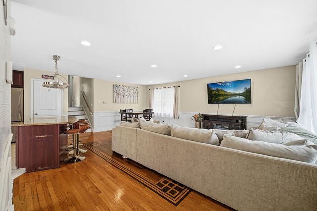 2605 W 83rd Place, Chicago, IL 60652