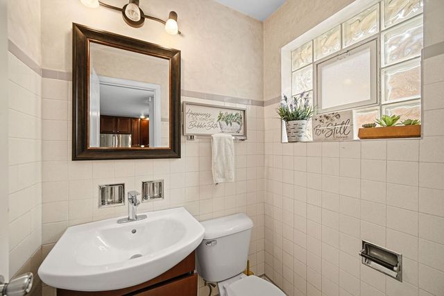 2605 W 83rd Place, Chicago, IL 60652