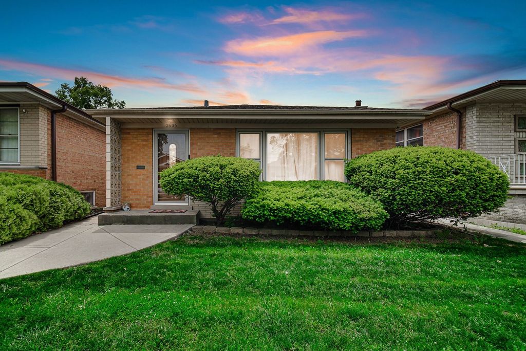 2605 W 83rd Place, Chicago, IL 60652