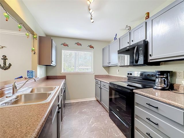 1935 TOUCAN WAY 302, Sarasota, FL 34232