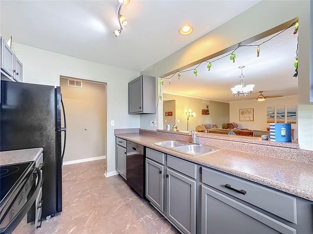 1935 TOUCAN WAY 302, Sarasota, FL 34232