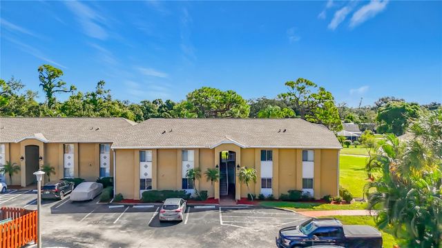 1935 TOUCAN WAY 302, Sarasota, FL 34232