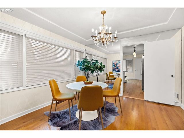 1805 Ne SARATOGA St, Portland, OR 97211