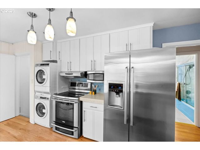 1805 Ne SARATOGA St, Portland, OR 97211