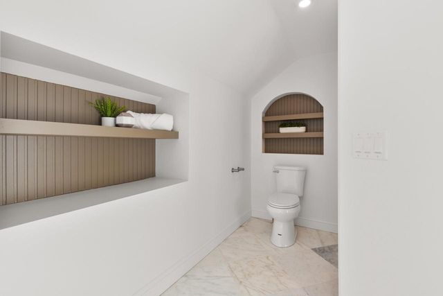 483 E Morgan AVENUE, Milwaukee, WI 53207