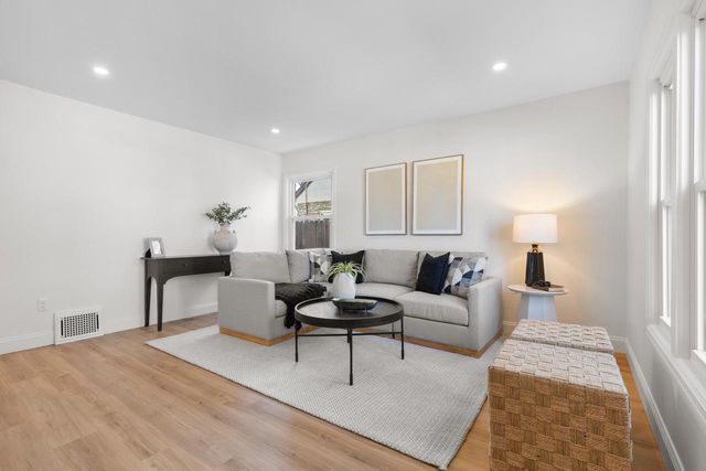 483 E Morgan AVENUE, Milwaukee, WI 53207