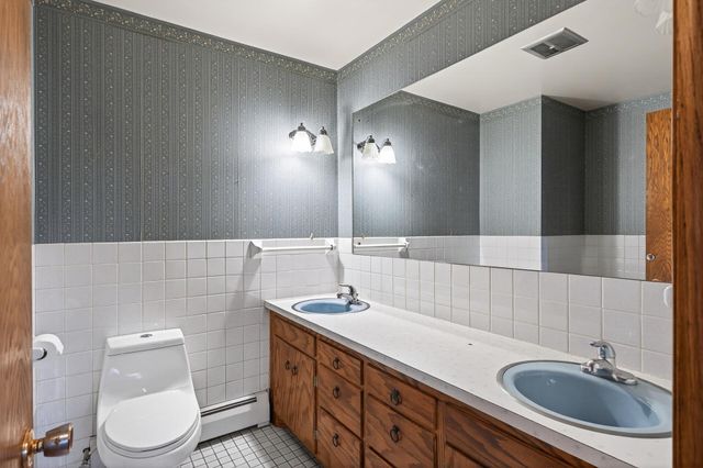 2850 Pilot Knob Road, Eagan, MN 55121