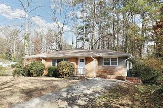 2576 wood valley Drive, East Point, GA 30344