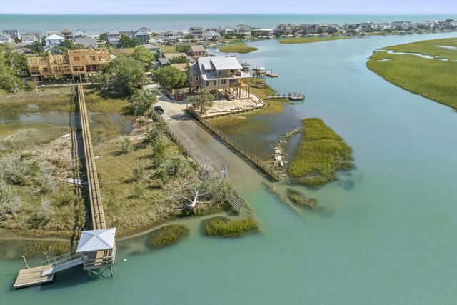 615 Doyle Ave., Pawleys Island, SC 29585