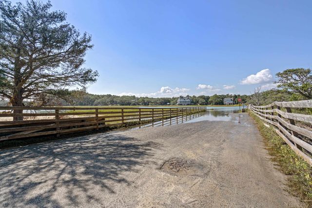615 Doyle Ave., Pawleys Island, SC 29585