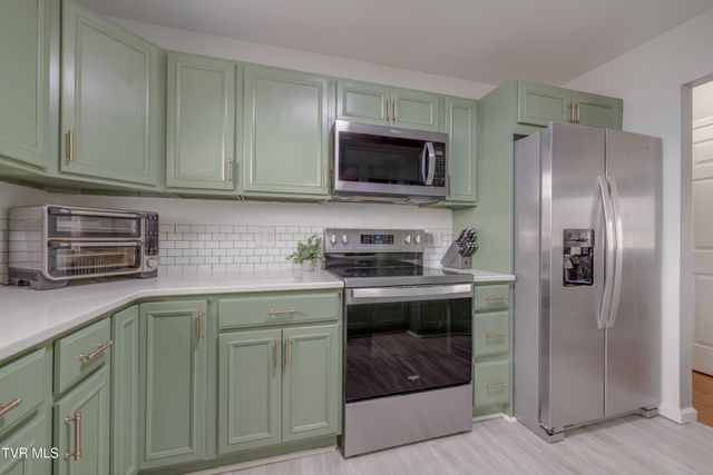 123 Village Lane, Gray, TN 37615