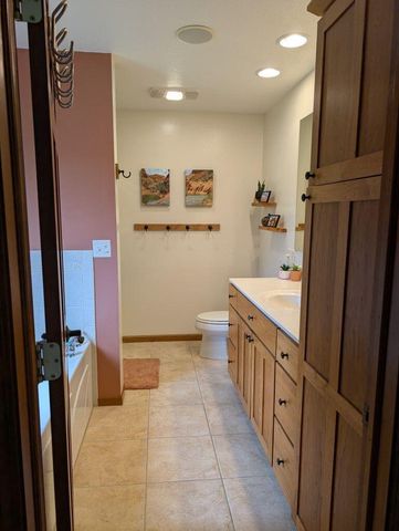 1007 3rd AVENUE E, Holmen, WI 54636