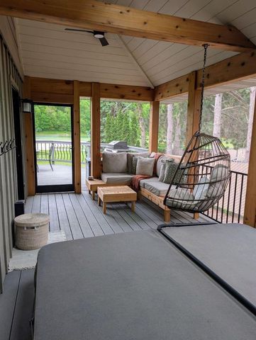 1007 3rd AVENUE E, Holmen, WI 54636