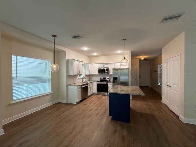 1736 W WALNUT STREET, Tampa, FL 33607