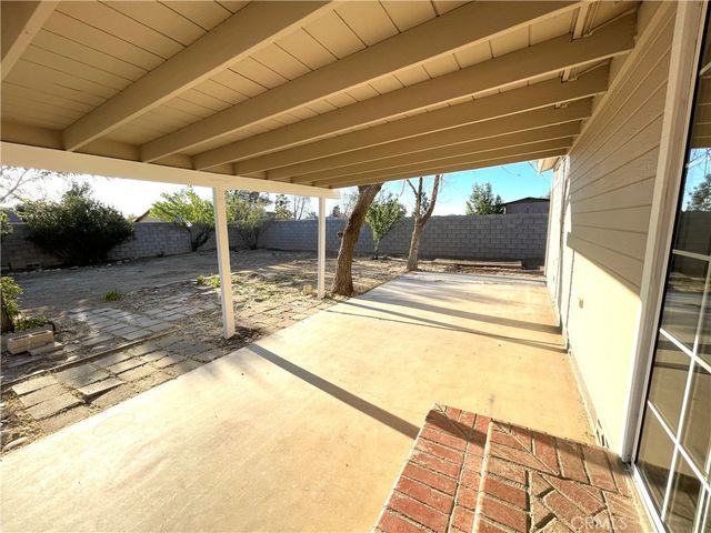 12546 Navajo, Apple Valley, CA 92308