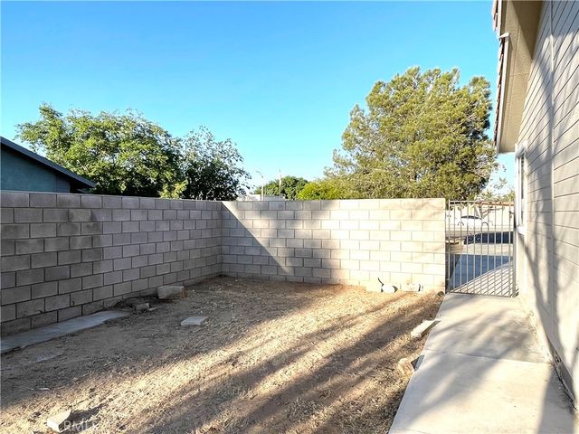 12546 Navajo, Apple Valley, CA 92308