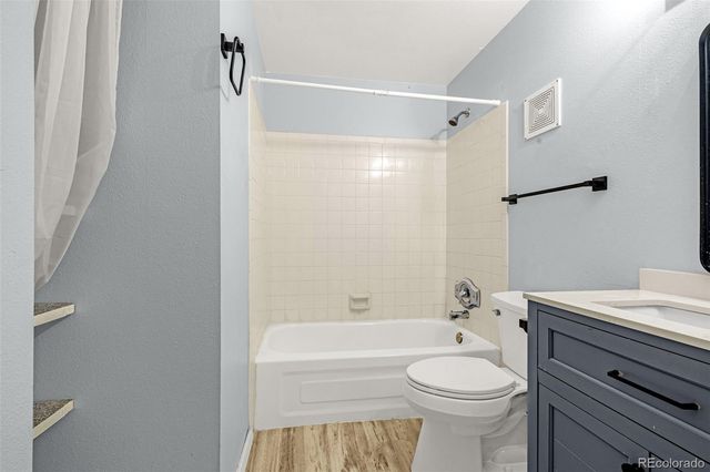 1760 S Pitkin Circle B, Aurora, CO 80017