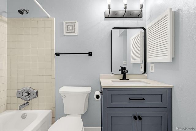 1760 S Pitkin Circle B, Aurora, CO 80017