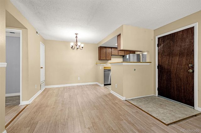 1760 S Pitkin Circle B, Aurora, CO 80017