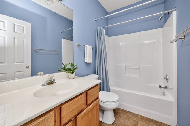 704 76th Street, West Des Moines, IA 50266