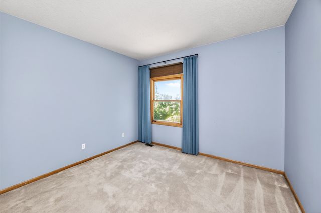 704 76th Street, West Des Moines, IA 50266
