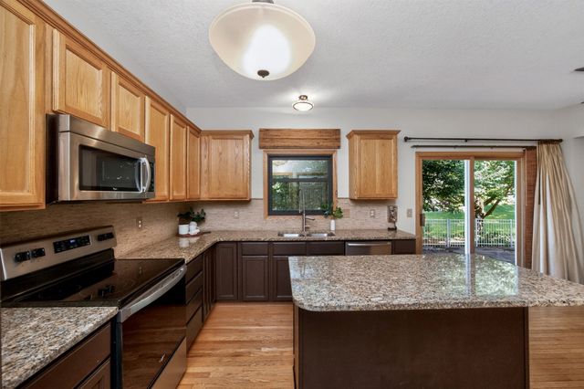 704 76th Street, West Des Moines, IA 50266