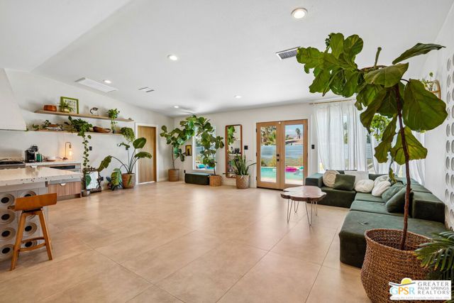 3864 E Calle San Raphael, Palm Springs, CA 92264