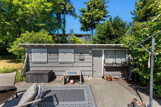859 SW 132nd Street, Burien, WA 98146