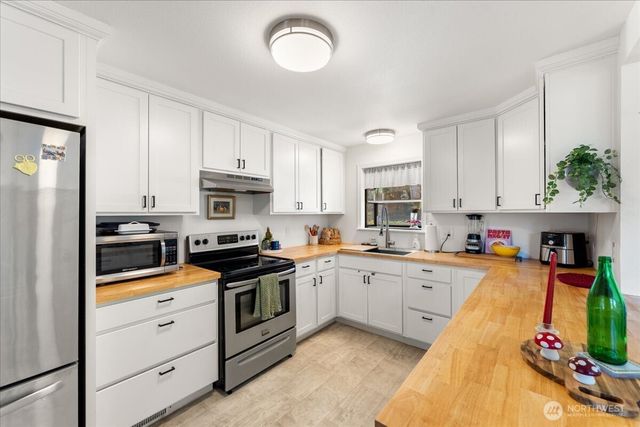 859 SW 132nd Street, Burien, WA 98146