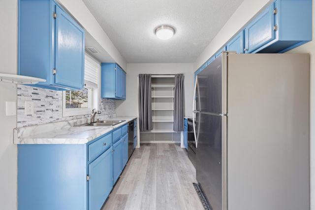 1808 28th Avenue S, Fargo, ND 58103