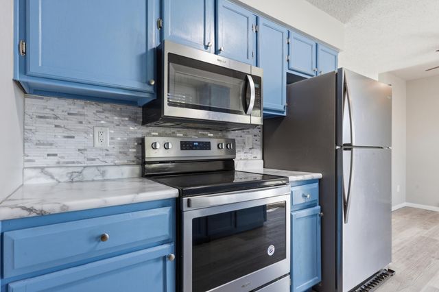 1808 28th Avenue S, Fargo, ND 58103