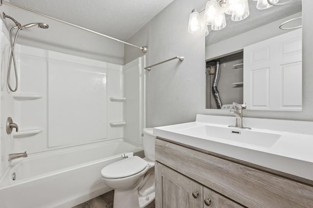 1808 28th Avenue S, Fargo, ND 58103