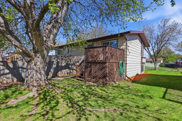 1808 28th Avenue S, Fargo, ND 58103