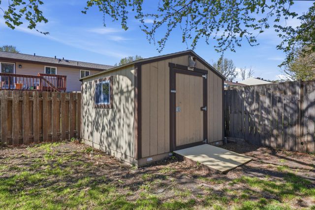 1808 28th Avenue S, Fargo, ND 58103