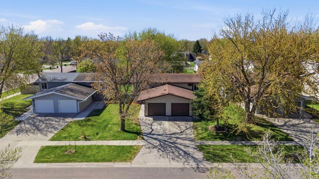1808 28th Avenue S, Fargo, ND 58103