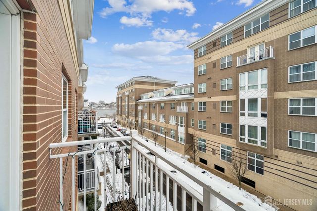 368 Rector Street 419, Perth Amboy, NJ 08861