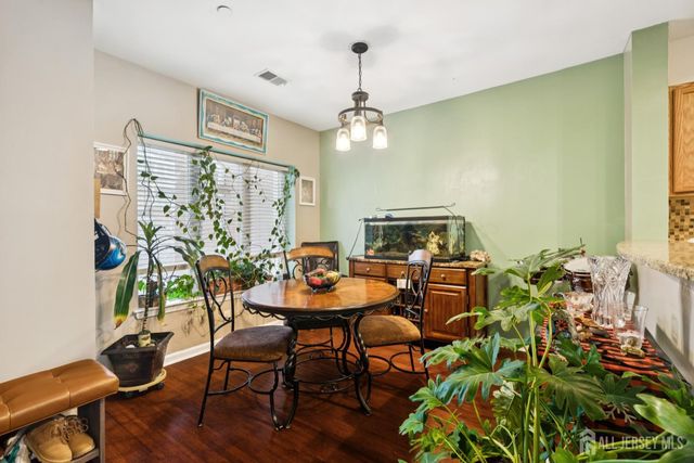 368 Rector Street 419, Perth Amboy, NJ 08861