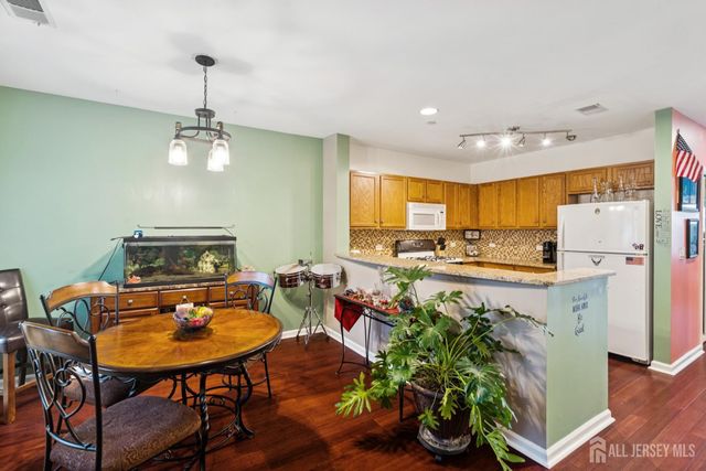 368 Rector Street 419, Perth Amboy, NJ 08861