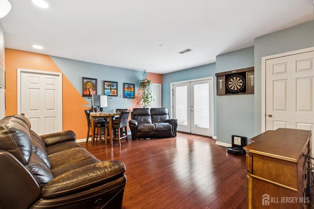 368 Rector Street 419, Perth Amboy, NJ 08861