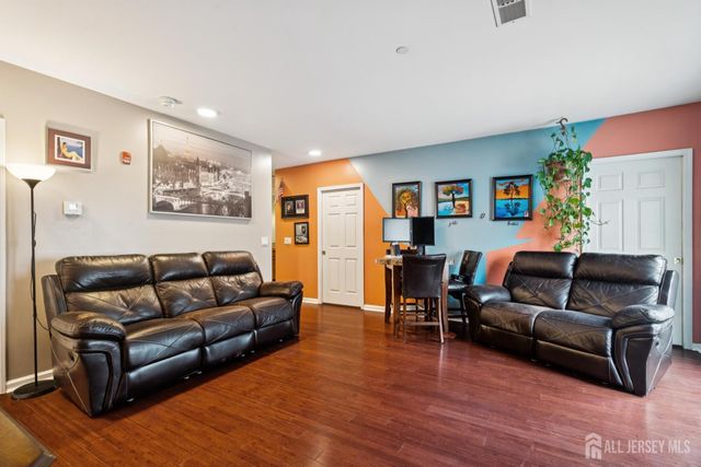 368 Rector Street 419, Perth Amboy, NJ 08861